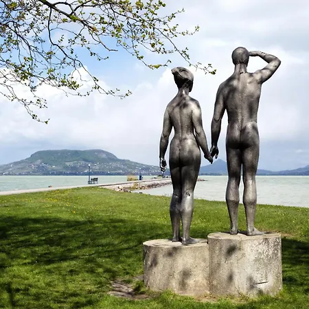 Appartement In 19492