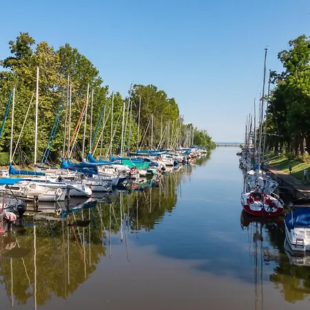 Appartement In 19492 *